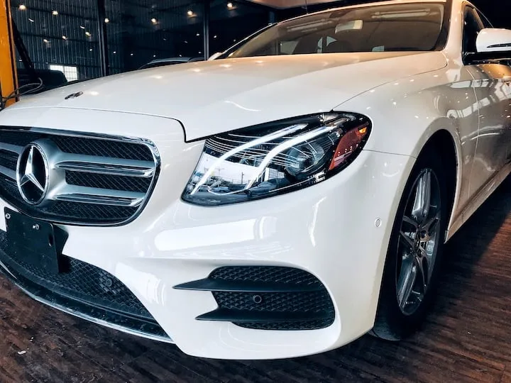 2017/18 Benz(賓士) W213 E300 白 - 2