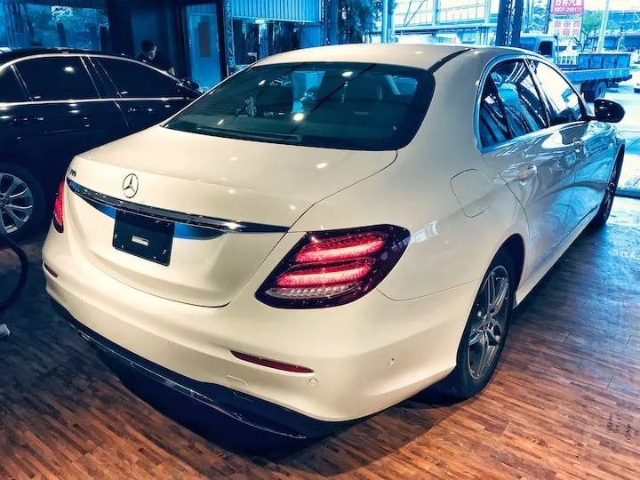 2017/18 Benz(賓士) W213 E300 白 - 5