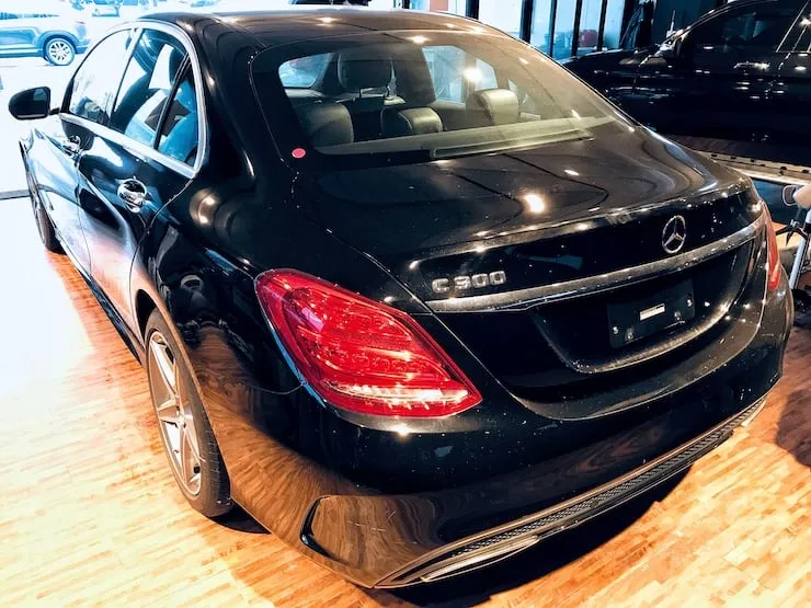 2015/16 Benz(賓士) W205 C300 黑 AMG Line - 4