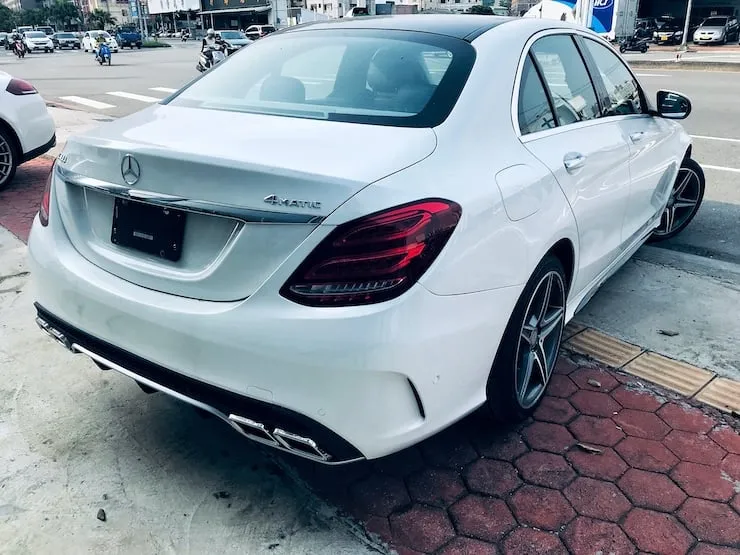 2015 Benz(賓士) W205 C300 C63樣式 白 - 4