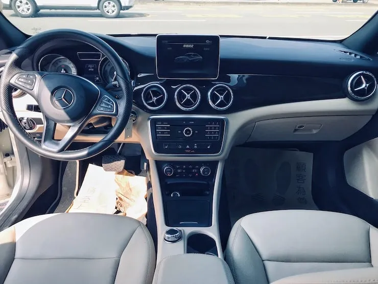 2015 Benz(賓士) C117 CLA250 白 - 8
