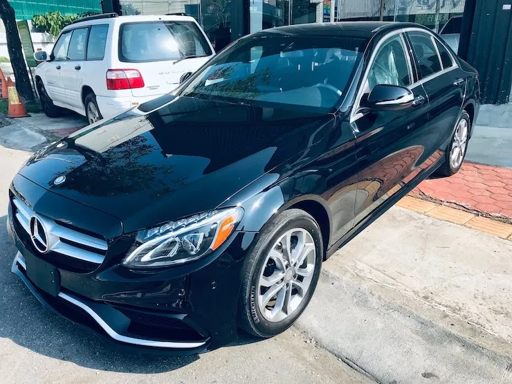 2015 Benz(賓士) W205 C300 C63樣式 黑 - 2