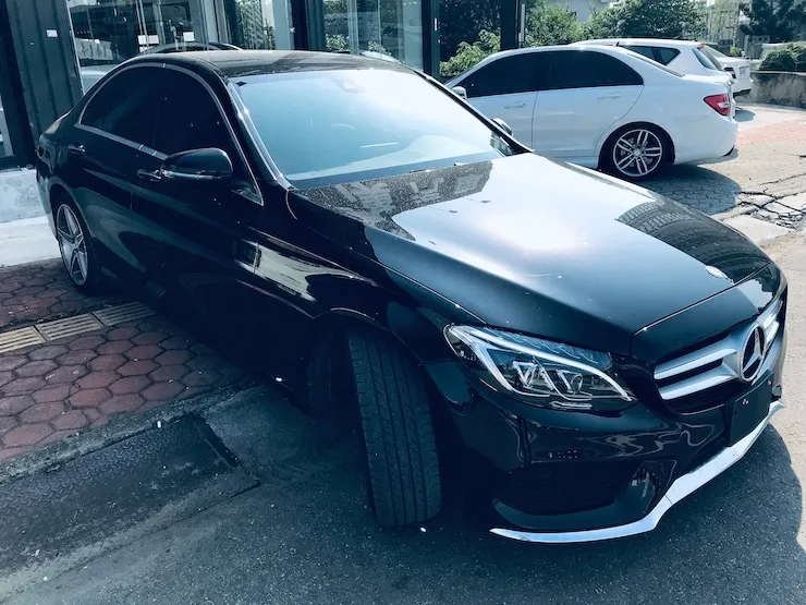 2016 Benz(賓士) W205 C300 黑 AMG Line 雙魚眼LED頭燈