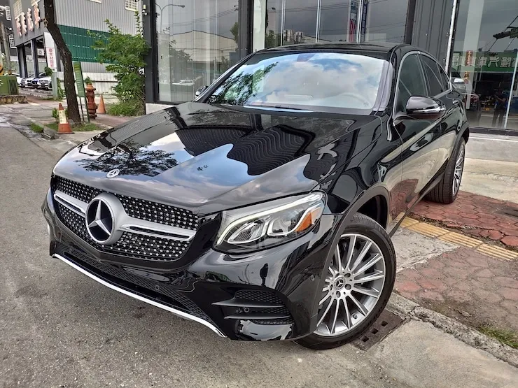2019 Benz (賓士) X253 GLC300 4MATIC 黑 黑岑木+氣氛燈+LED頭燈