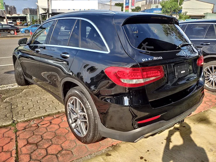 2016 Benz(賓士) X253 GLC300 4MATIC AMG LINE 黑 - 3