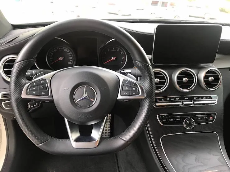 2016/17 Benz(賓士) W205 C300 4MATIC 雙門 白 AMG 黑梣木 - 12