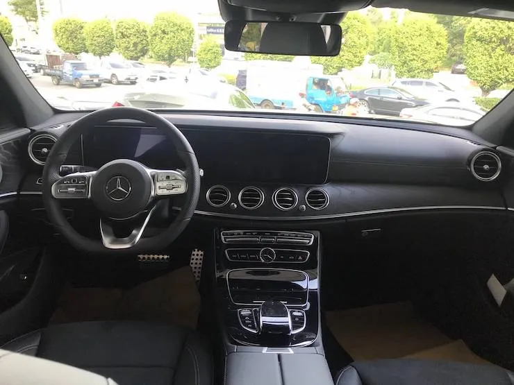 2018/19 Benz(賓士) W213 E350 EQ BOOST AMG LINE 白 - 13