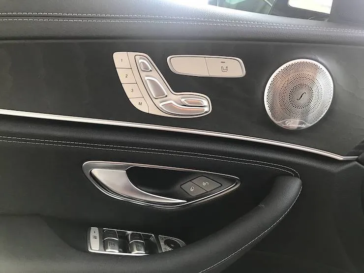 2018/19 Benz(賓士) W213 E350 EQ BOOST AMG LINE 白 - 9
