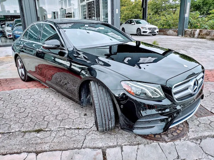 2016/17 Benz(賓士) W213 E300 黑 AMG Line - 2
