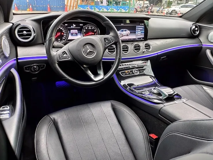 2016/17 Benz(賓士) W213 E300 黑 AMG Line - 10
