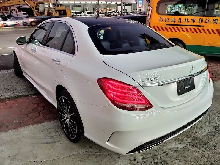2016 Benz(賓士) W205 C300 白 AMG 黑梣木 19吋鋁圈 - 3