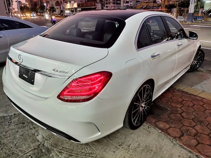 2016 Benz(賓士) W205 C300 白 AMG 黑梣木 19吋鋁圈 - 4