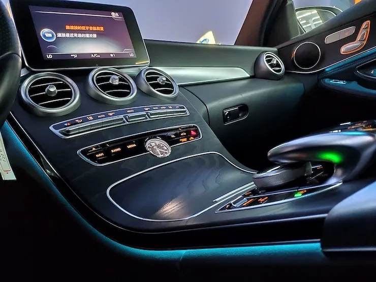 2016 Benz(賓士) W205 C300 白 AMG 黑梣木 19吋鋁圈 - 10
