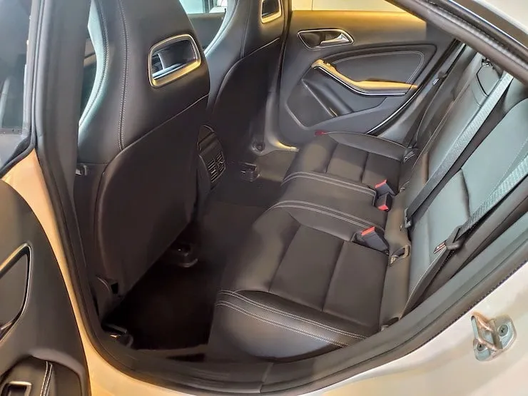 2016 Benz(賓士) C117 CLA250 白 AMG車身造型 + 12色氣氛燈 - 12