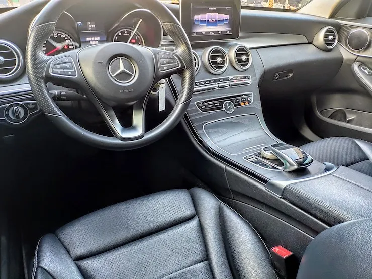 2016 Benz(賓士) W205 C300 黑 黑梣木 18吋鋁圈 - 10
