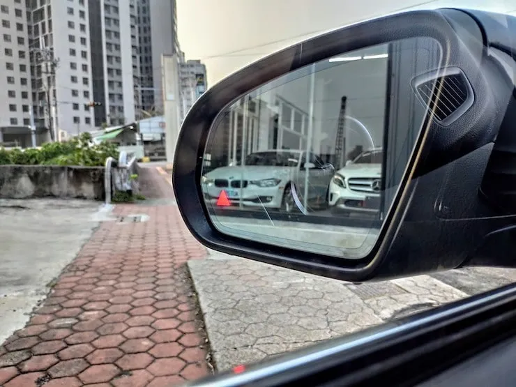2016 Benz(賓士) W205 C300 黑 黑梣木 18吋鋁圈 - 6