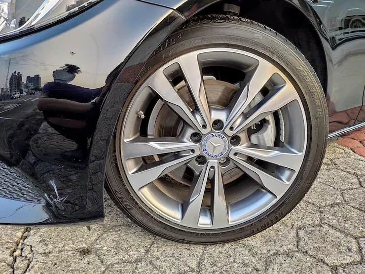2016 Benz(賓士) W205 C300 黑 黑梣木 18吋鋁圈 - 7
