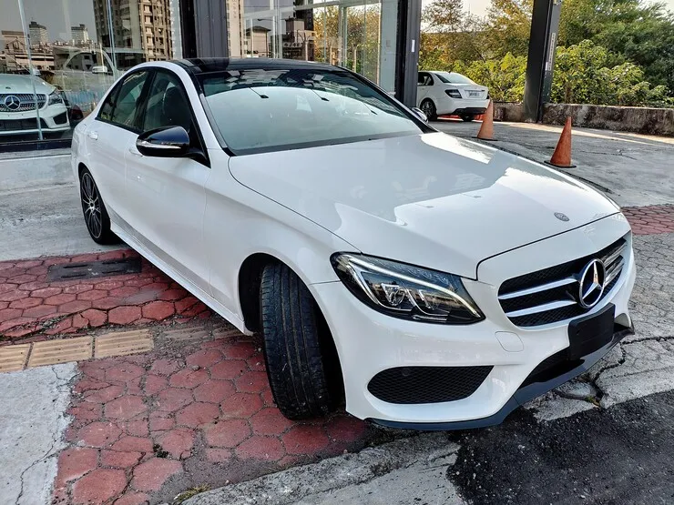 2016 賓士 Benz W205 C300 白 夜色套件+19吋鋁圈 AMG Line - 2
