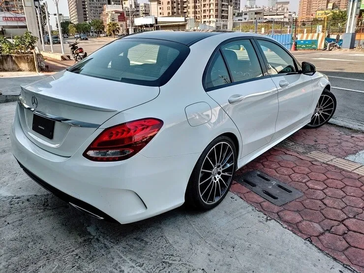2016 賓士 Benz W205 C300 白 夜色套件+19吋鋁圈 AMG Line - 3