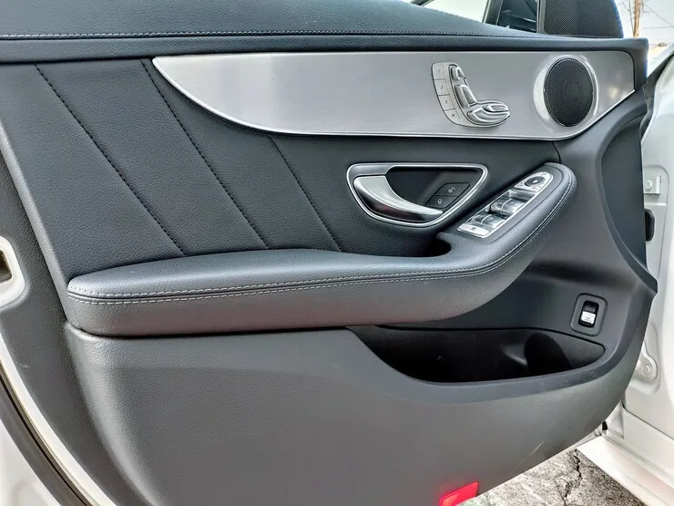 2016 賓士 Benz W205 C300 白 夜色套件+19吋鋁圈 AMG Line - 8