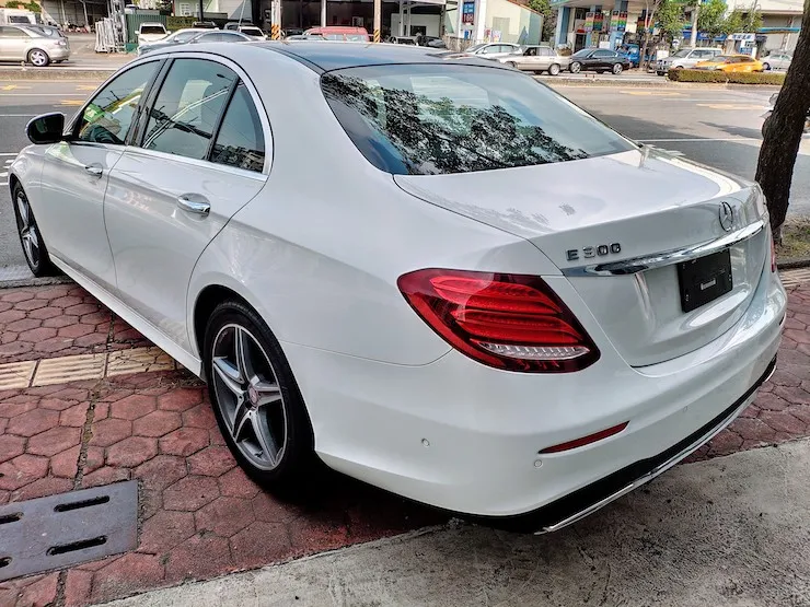 2016/17 Benz(賓士) W213 E300 白 23P 360環景 AMG Line - 5