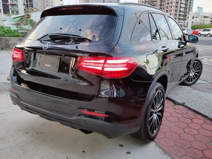 2019 Benz (賓士) X253 GLC300 4MATIC 黑 黑岑木+氣氛燈+LED頭燈 - 4