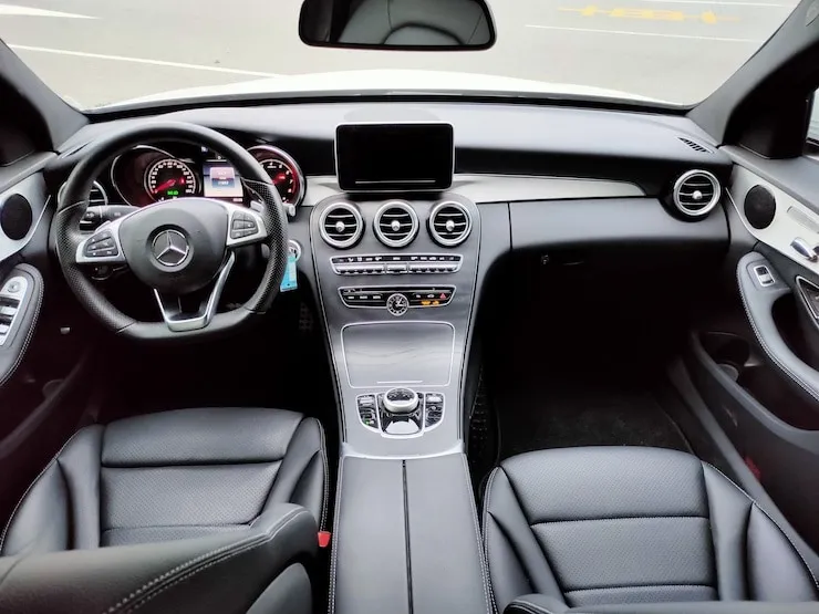 2018 賓士 Benz W205 C300 白 19吋鋁圈+黑岑木 AMG Line - 11