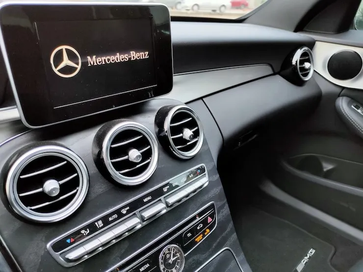 2018 賓士 Benz W205 C300 白 19吋鋁圈+黑岑木 AMG Line - 12