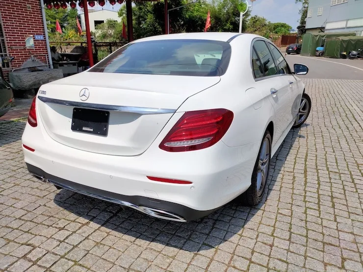 2016/17 Benz(賓士) W213 E300 白 AMG Line 黑梣木飾板 - 4