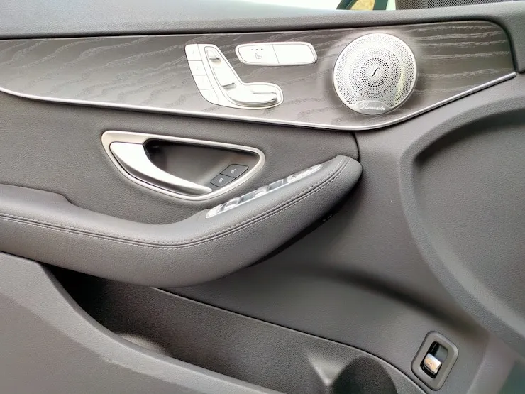 2016 Benz(賓士) W205 C300 白 柏林之音 黑岑木 - 8