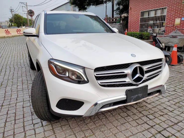 2016/17 Benz X253 GLC300 4MATIC 360環景 + LED頭燈 + 柏林之音 白 - 2