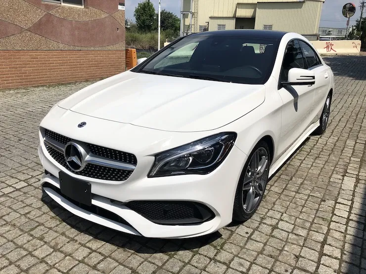 2018 Benz(賓士) C117 CLA250 4MATIC 白 AMG車身造型+12色氣氛燈+CarPlay