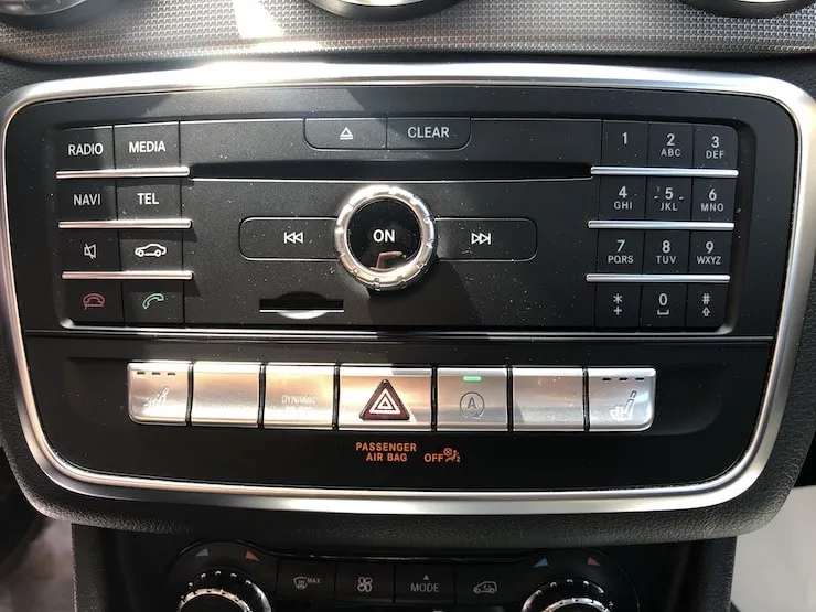2018 Benz(賓士) C117 CLA250 4MATIC 白 AMG車身造型+12色氣氛燈+CarPlay - 10