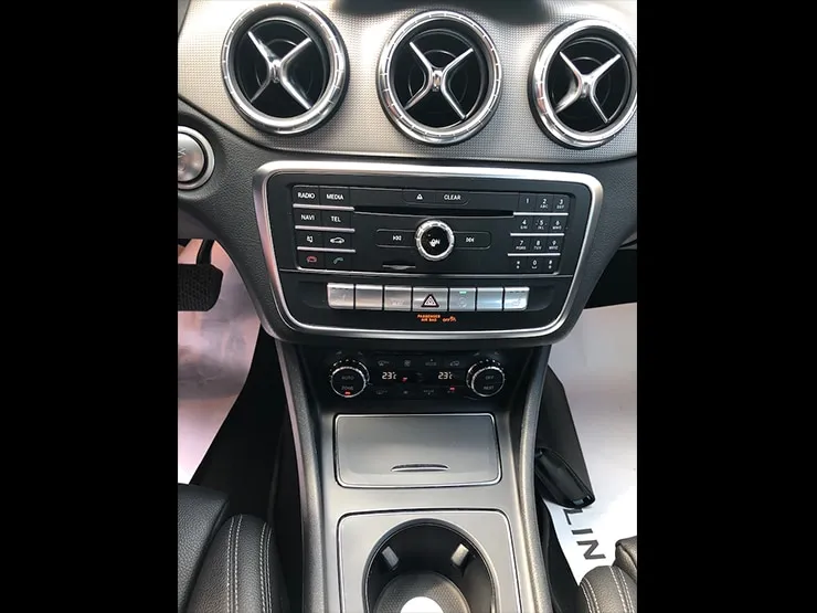 2018 Benz(賓士) C117 CLA250 4MATIC 白 AMG車身造型+12色氣氛燈+CarPlay - 9
