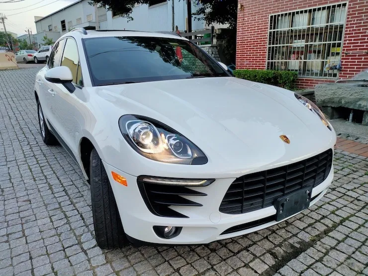 2016/17 Porsche Macan Lite Package 白 動態轉向頭燈 + 麂皮座椅 + BOSE音響