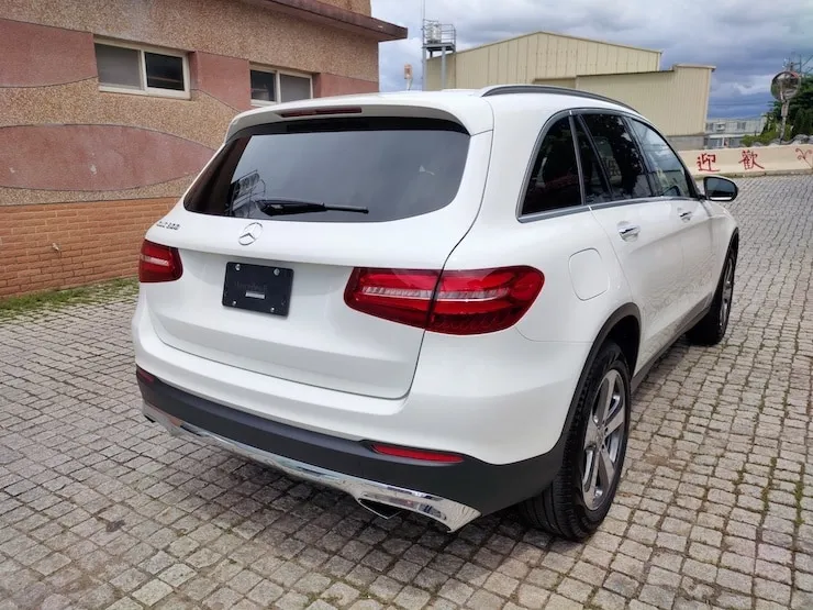 2019 Benz (賓士) X253 GLC300 白車色 黑梣木內裝 + LED頭燈 - 3