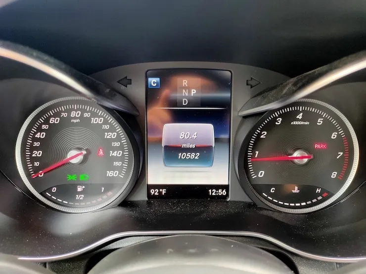 2019 Benz (賓士) X253 GLC300 白車色 黑梣木內裝 + LED頭燈 - 12