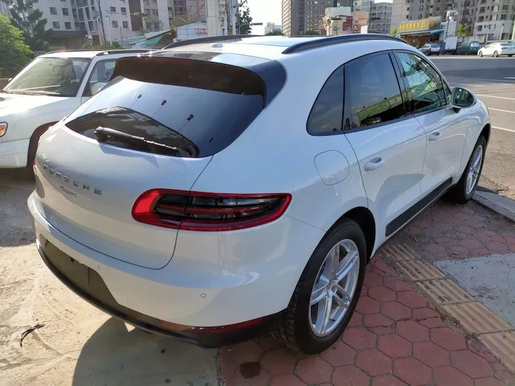 2017 Porsche Macan Lite Package 紅皮椅 + 動態轉向頭燈 + 盲點警示 + BOSE音響 白色 - 4