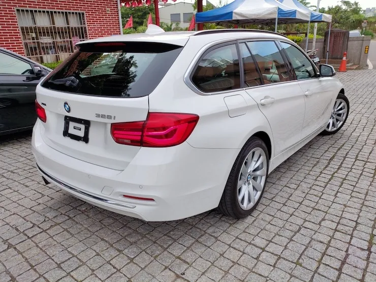 2016 BMW F31 3 28i Wagon XDrive Touring 旅行車 全景天窗 雪山白 - 4