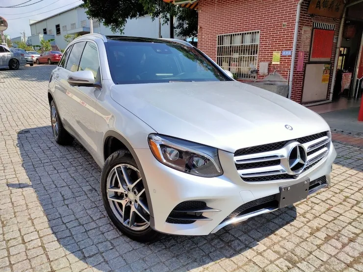 2016/17 Benz X253 GLC300 4MATIC AMG 銀 360環景 + 前後雷達自動停車 - 2