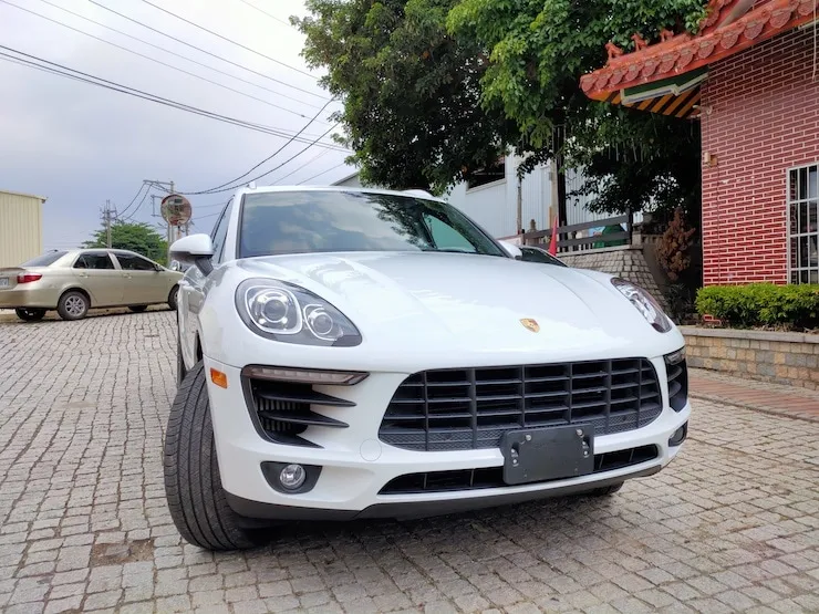2017 Porsche Macan S 紅皮椅 + 動態轉向頭燈 + 盲點警示 + BOSE音響 白色 - 2