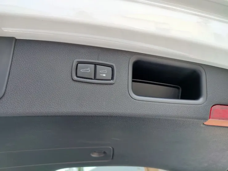 2017 Porsche Macan S 紅皮椅 + 動態轉向頭燈 + 盲點警示 + BOSE音響 白色 - 11