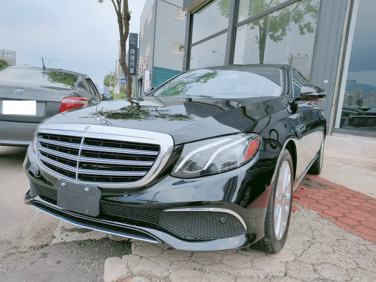 2017 Benz(賓士) W213 E300 4MATIC 黑 停車輔助 腳踢電尾門 柏林之音