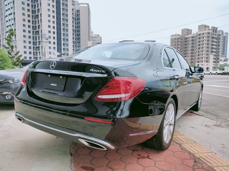 2017 Benz(賓士) W213 E300 4MATIC 黑 停車輔助 腳踢電尾門 柏林之音 - 3
