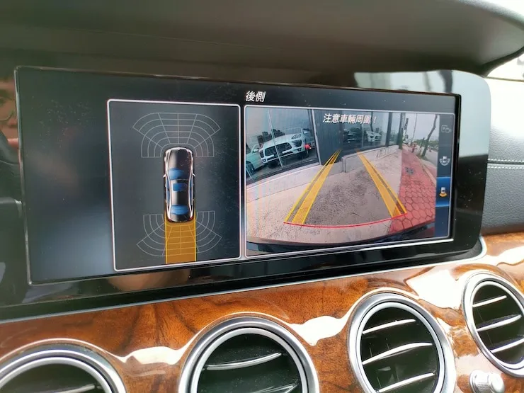 2017 Benz(賓士) W213 E300 4MATIC 黑 停車輔助 腳踢電尾門 柏林之音 - 10