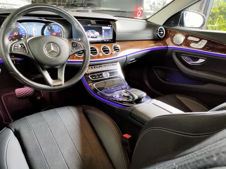 2017 Benz(賓士) W213 E300 4MATIC 黑 停車輔助 腳踢電尾門 柏林之音 - 7