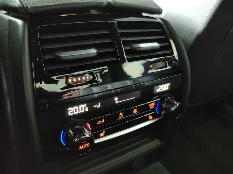 2017 BMW G30 5 30i M Sport XDrive 電吸門 H/K音響 HUD - 14