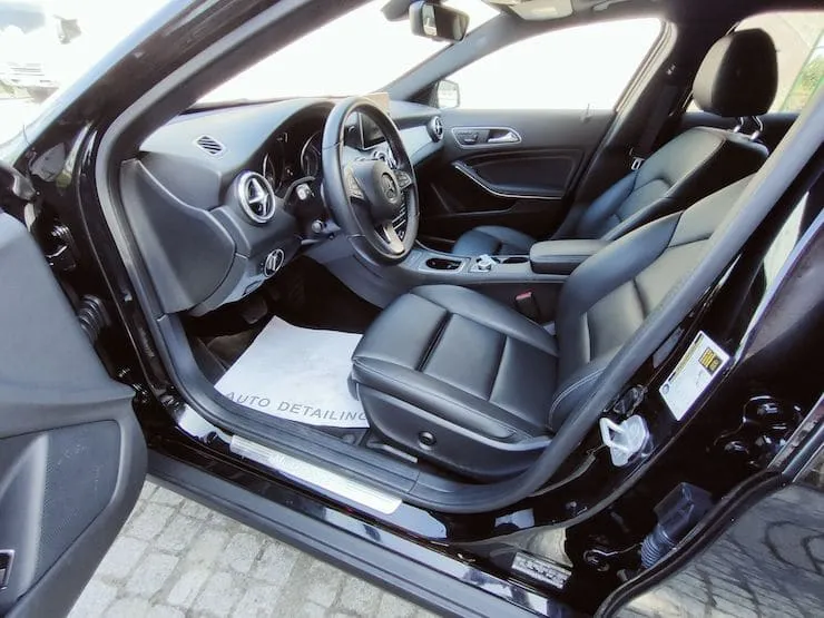 2016 Benz(賓士) X156 GLA250 4MATIC 黑 19″鋁圈+前後雷達自動停車 - 9