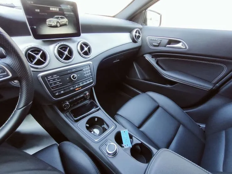 2016 Benz(賓士) X156 GLA250 4MATIC 黑 19″鋁圈+前後雷達自動停車 - 13