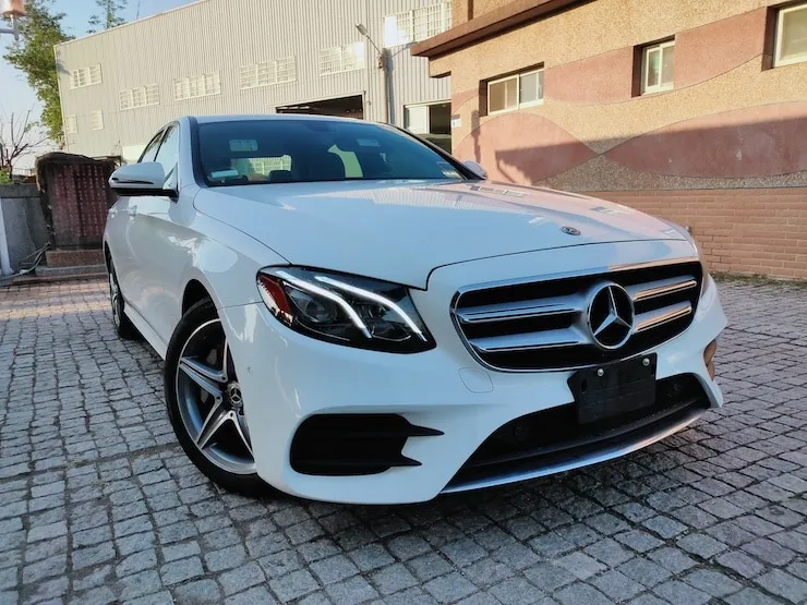 2017 賓士 Benz W213 E300 AMG 白 超值價僅售 164 萬